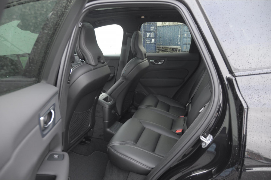 Volvo XC60 T6 350PK Automaat AWD Ultra Black Edition stoelmassage - en ventilatie / Adaptieve cruise control / Harman Kardon / BLIS / Panoramadak / Apple carplay / Parkeersensoren met 360 camera / Elektrisch bedienbare achterklep / Elektrisch verstelbare voorstoelen met geheugen / Stoel en stuurwielverwarming / 21” velgen / Getinte ramen vanaf de B-stijl