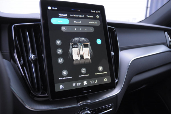Volvo XC60 T6 350PK Automaat AWD Ultra Black Edition stoelmassage - en ventilatie / Adaptieve cruise control / Harman Kardon / BLIS / Panoramadak / Apple carplay / Parkeersensoren met 360 camera / Elektrisch bedienbare achterklep / Elektrisch verstelbare voorstoelen met geheugen / Stoel en stuurwielverwarming / 21” velgen / Getinte ramen vanaf de B-stijl