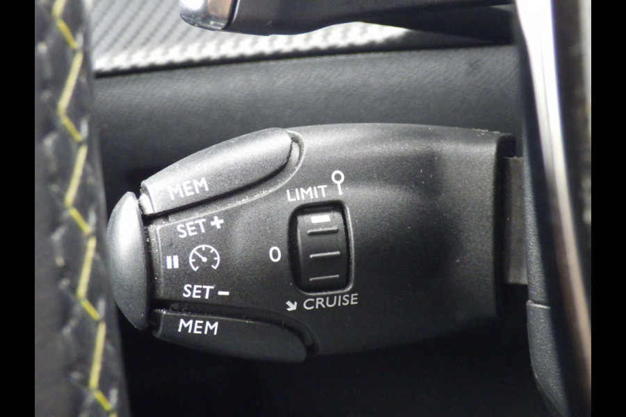 Peugeot 2008 1.2 PureTech GT Automaat, Cruise, Camera, Navi, Compleet!