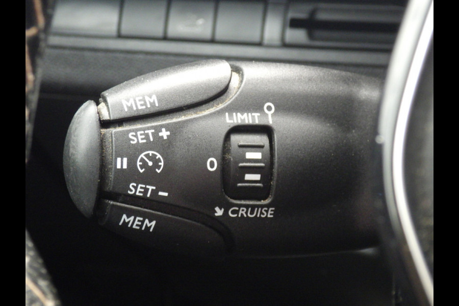 Peugeot 3008 1.2 AUT GT Line, Cruise, Camera, Navi, LED, Compleet!