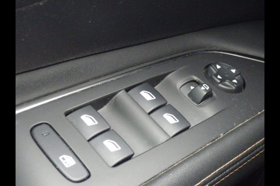 Peugeot 3008 1.2 AUT GT Line, Cruise, Camera, Navi, LED, Compleet!