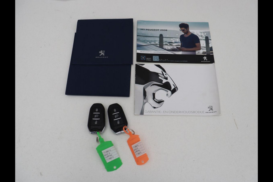 Peugeot e-2008 EV Blue Lease Allure 50 kWh | Carplay | Half leder | Camera | Digital Cockpit | Full LED | Cruise control | Climate control | Bluetooth