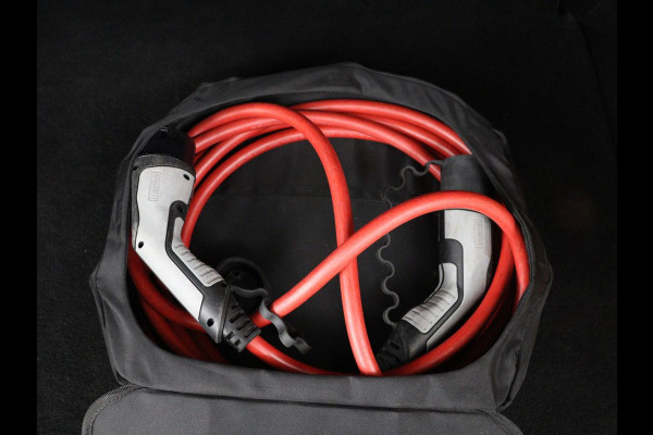 Peugeot e-2008 EV Blue Lease Allure 50 kWh | Carplay | Half leder | Camera | Digital Cockpit | Full LED | Cruise control | Climate control | Bluetooth