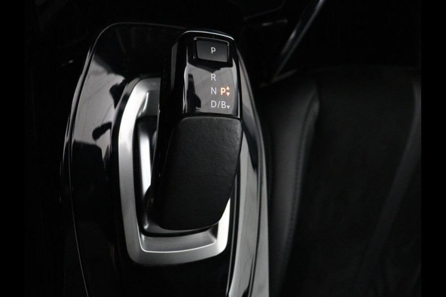 Peugeot e-2008 EV Blue Lease Allure 50 kWh | Carplay | Half leder | Camera | Digital Cockpit | Full LED | Cruise control | Climate control | Bluetooth