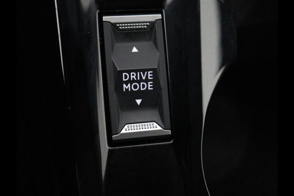 Peugeot e-2008 EV Blue Lease Allure 50 kWh | Carplay | Half leder | Camera | Digital Cockpit | Full LED | Cruise control | Climate control | Bluetooth