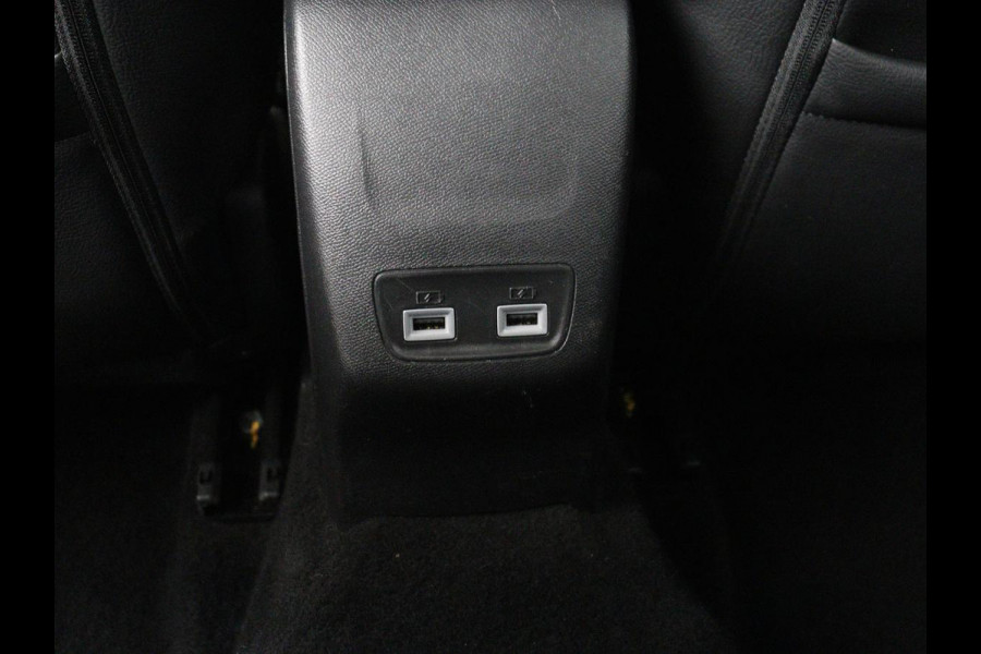 Peugeot e-2008 EV Blue Lease Allure 50 kWh | Carplay | Half leder | Camera | Digital Cockpit | Full LED | Cruise control | Climate control | Bluetooth