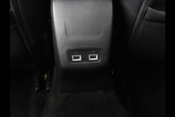 Peugeot e-2008 EV Blue Lease Allure 50 kWh | Carplay | Half leder | Camera | Digital Cockpit | Full LED | Cruise control | Climate control | Bluetooth