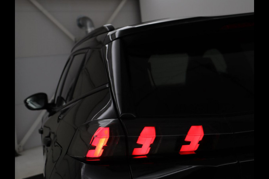 Peugeot e-2008 EV Blue Lease Allure 50 kWh | Carplay | Half leder | Camera | Digital Cockpit | Full LED | Cruise control | Climate control | Bluetooth