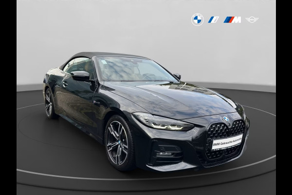 BMW 4 Serie Cabrio 420iA M-SPORT ** COGNAC LEDER, NAVI+, HuD, H&K SOUND,  NEKVERW, 18-inch LMV ** 1e EIG - Slechts 11.900KM (!) ** ** INFORMEER OOK NAAR ONZE AANTREKKELIJKE FINANCIAL-LEASE TARIEVEN **