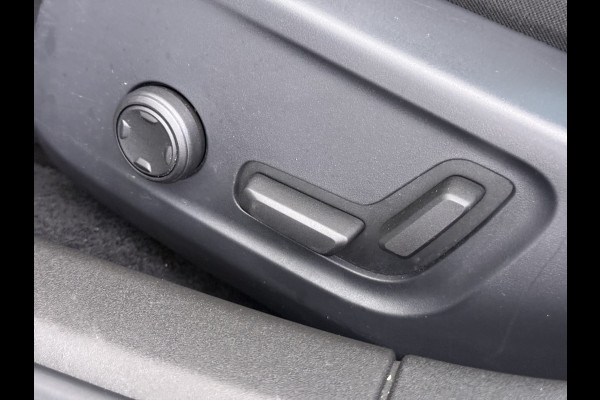 Polestar 2 78kWh 408PK PERFORMANCE 0-100 4,7sec. Long Range Pano-dak Elektr.Stoel+Stuur-verwarmd GSM-Key (semi-)-AutoPilot AWD GSM-Sleutel  SOH 93% Google-Android® Navi 360°Camera Elek.Achterklep PDC-a+v Performance-Ophanging Premium-Audio Active-Grille Keyless LEDParkeerassist auto 1.500KG Trekgewicht! 3fase 11kw thuis laden 4-season-Bnd € 66.000 nieuw