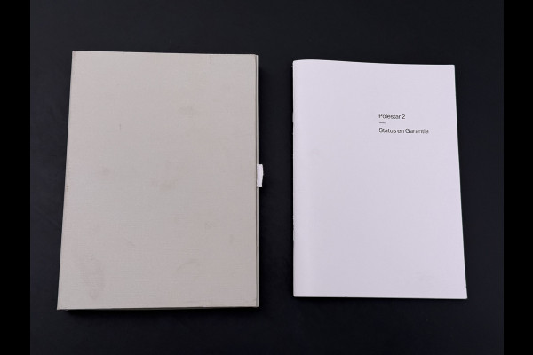 Polestar 2 78kWh 408PK PERFORMANCE 0-100 4,7sec. Long Range Pano-dak Elektr.Stoel+Stuur-verwarmd GSM-Key (semi-)-AutoPilot AWD GSM-Sleutel  SOH 93% Google-Android® Navi 360°Camera Elek.Achterklep PDC-a+v Performance-Ophanging Premium-Audio Active-Grille Keyless LEDParkeerassist auto 1.500KG Trekgewicht! 3fase 11kw thuis laden 4-season-Bnd € 66.000 nieuw