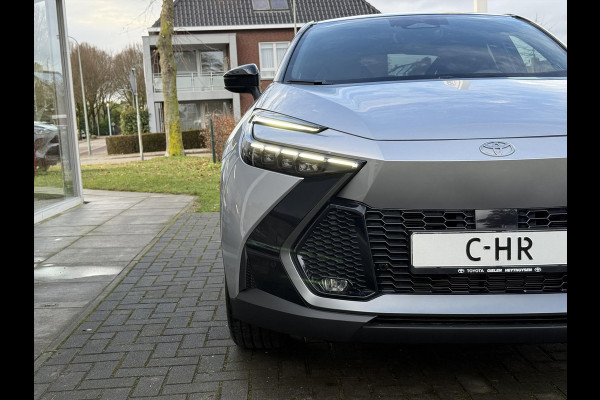 Toyota C-HR 2.0 High Power PHEV GR Sport | Trekhaak, Elektrische achterklep, Stoel + Stuurverwarming, Half leer, Dodehoekherkenning, 19 inch