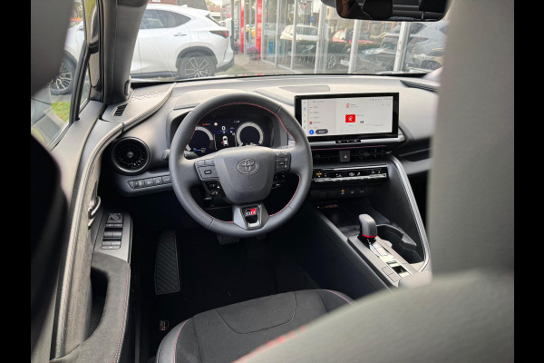 Toyota C-HR 2.0 High Power PHEV GR Sport | Trekhaak, Elektrische achterklep, Stoel + Stuurverwarming, Half leer, Dodehoekherkenning, 19 inch