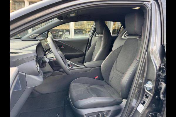 Toyota C-HR 2.0 High Power PHEV GR Sport | Trekhaak, Elektrische achterklep, Stoel + Stuurverwarming, Half leer, Dodehoekherkenning, 19 inch