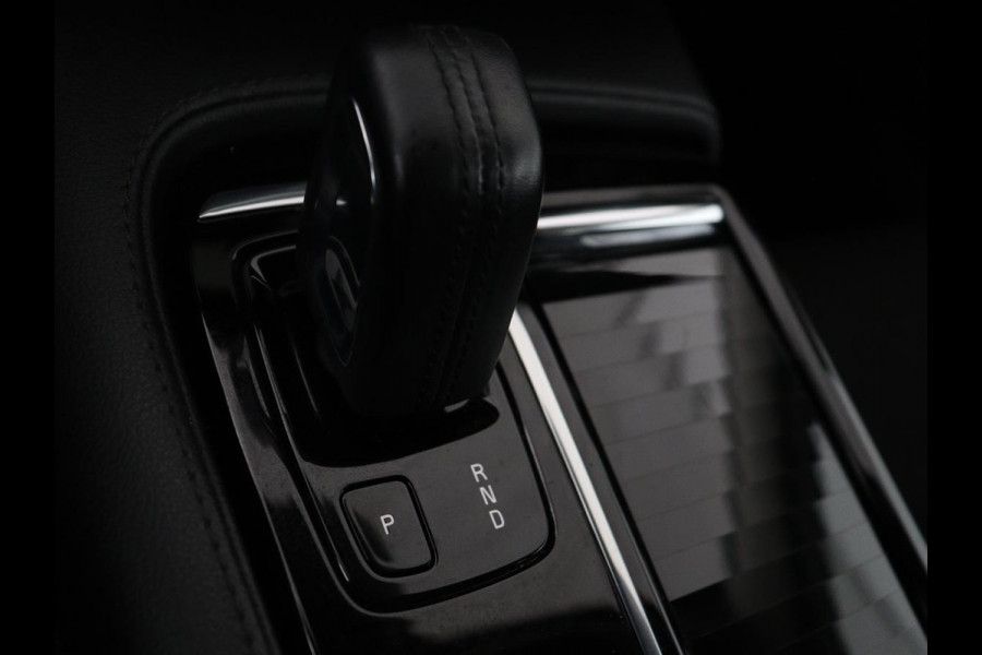 Volvo V60 2.0 T6 Recharge AWD Business Pro | Trekhaak | 360 Camera | Adaptive Cruise | Navigatie | Carplay | Full LED | PHEV | Plug In