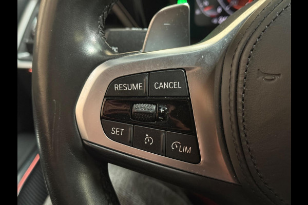 BMW 3-serie 320i High Executive Edition NAP | M Sport | Stoelverwarming | Camera | Leer