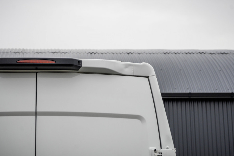 Iveco Daily **35S14V 2.3 L2H2 | Automaat | Euro 6 | Cruise | Climate | 3500 KG Trekgewicht | Trekhaak**