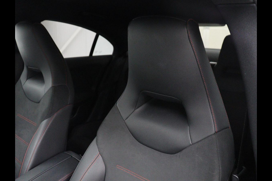 Mercedes-Benz CLA-Klasse 250 e Bns Sol AMG Ld | Stoelverwarming | Widescreen | Sfeerverlichting | Full LED | Park Assist | Camera | Navigatie | Half leder