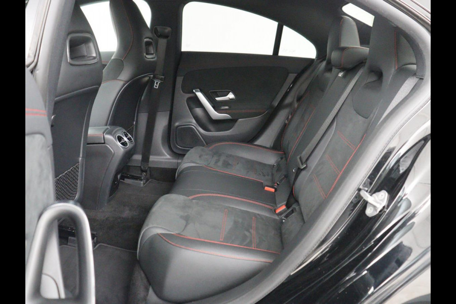 Mercedes-Benz CLA-Klasse 250 e Bns Sol AMG Ld | Stoelverwarming | Widescreen | Sfeerverlichting | Full LED | Park Assist | Camera | Navigatie | Half leder