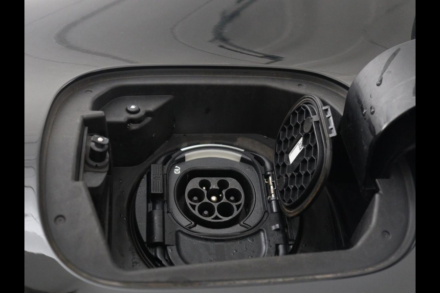 Mercedes-Benz CLA-Klasse 250 e Bns Sol AMG Ld | Stoelverwarming | Widescreen | Sfeerverlichting | Full LED | Park Assist | Camera | Navigatie | Half leder