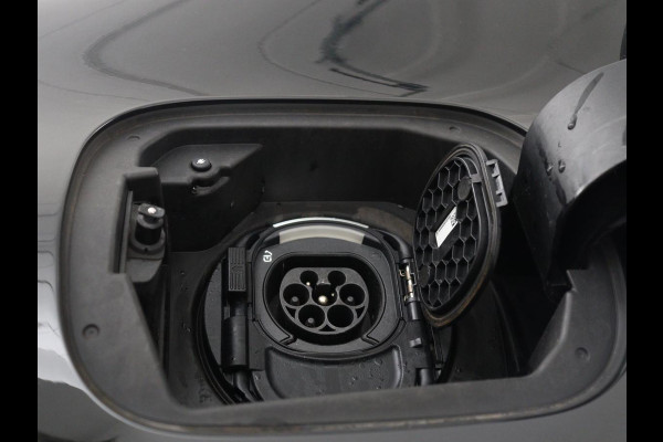 Mercedes-Benz CLA-Klasse 250 e Bns Sol AMG Ld | Stoelverwarming | Widescreen | Sfeerverlichting | Full LED | Park Assist | Camera | Navigatie | Half leder