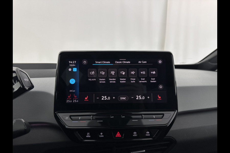 Volkswagen ID.3 First Max 58 kWh [ 3-Fase-11kW ] {SOH-87%} (INCL-BTW) *HEATPUMP | PANO | HEAD-UP | ADAPTIVE-CRUISE | IQ-LIGHTS | BLINDSPOT | CAMERA | KEYLESS | MICROFIBRE | AMBIENTLIGHT | NAVI-FULLMAP | DAB+ | ECC | HEATED-SPORTSEATS | DIGI-COCKPIT |