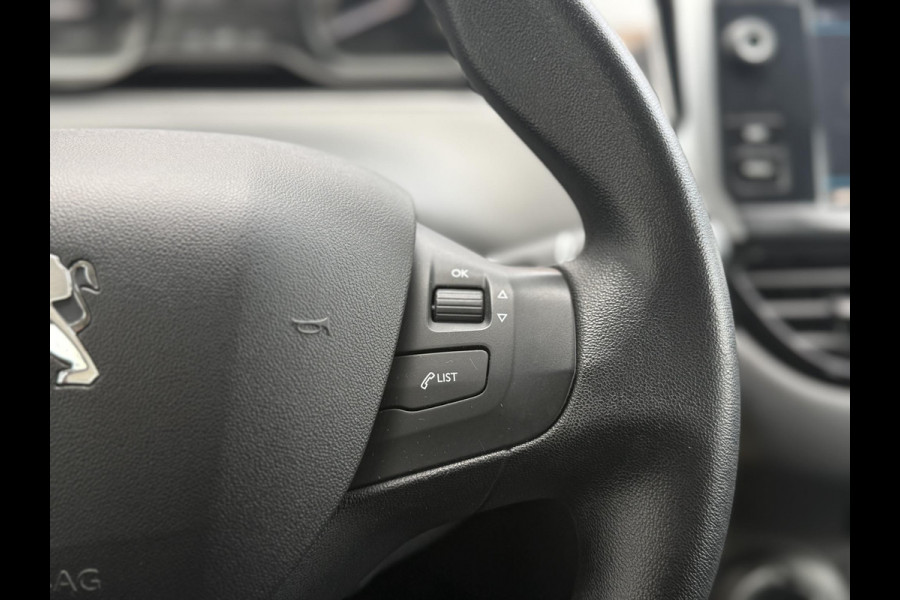 Peugeot 208 1.2 PureTech Blue Lion Navi|Airco|Cruise|Trekhaak|PDC|D-riem v.v. in 2024|N.A.P|Nieuwe APK bij Aflevering