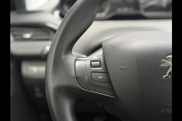 Peugeot 208 1.2 PureTech Blue Lion Navi|Airco|Cruise|Trekhaak|PDC|D-riem v.v. in 2024|N.A.P|Nieuwe APK bij Aflevering