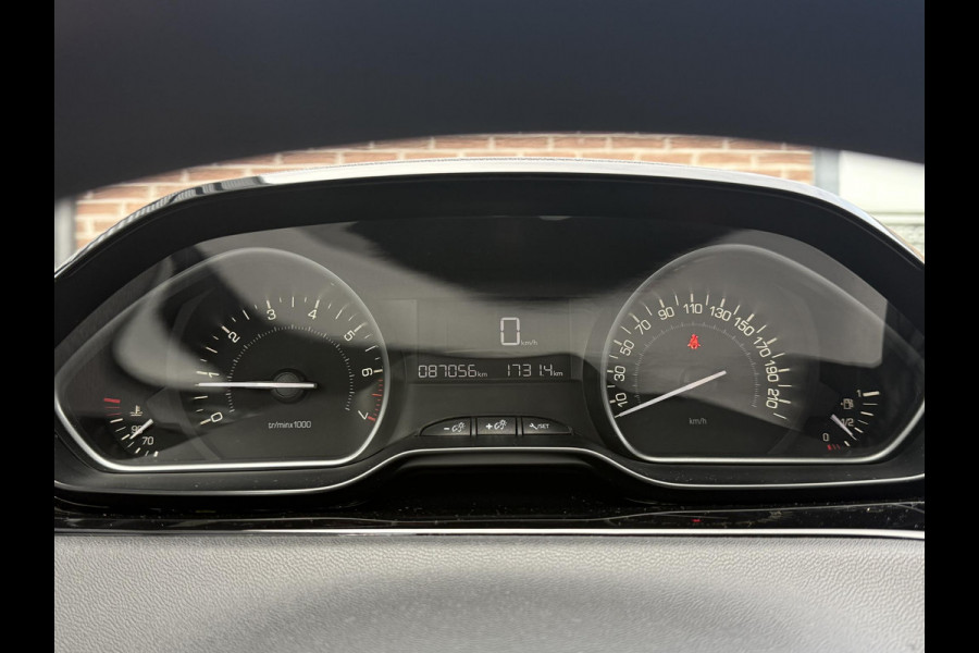 Peugeot 208 1.2 PureTech Blue Lion Navi|Airco|Cruise|Trekhaak|PDC|D-riem v.v. in 2024|N.A.P|Nieuwe APK bij Aflevering