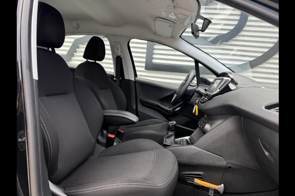 Peugeot 208 1.2 PureTech Blue Lion Navi|Airco|Cruise|Trekhaak|PDC|D-riem v.v. in 2024|N.A.P|Nieuwe APK bij Aflevering