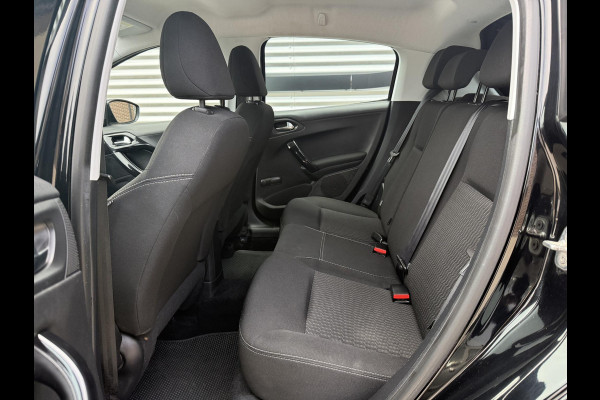 Peugeot 208 1.2 PureTech Blue Lion Navi|Airco|Cruise|Trekhaak|PDC|D-riem v.v. in 2024|N.A.P|Nieuwe APK bij Aflevering
