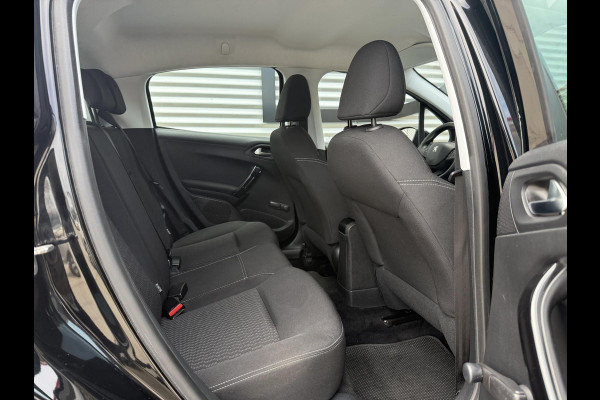 Peugeot 208 1.2 PureTech Blue Lion Navi|Airco|Cruise|Trekhaak|PDC|D-riem v.v. in 2024|N.A.P|Nieuwe APK bij Aflevering