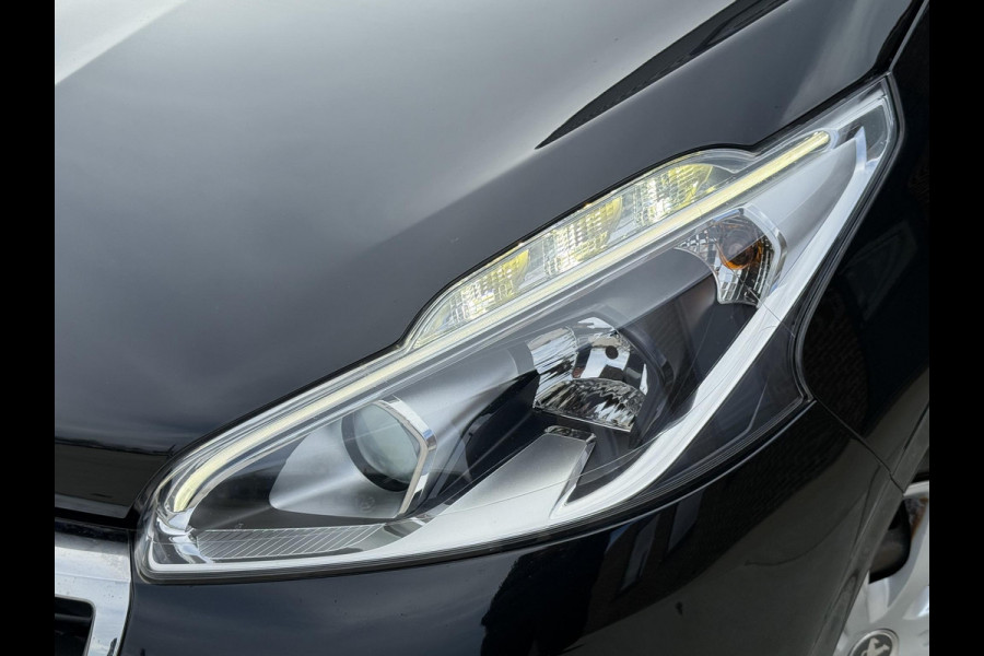 Peugeot 208 1.2 PureTech Blue Lion Navi|Airco|Cruise|Trekhaak|PDC|D-riem v.v. in 2024|N.A.P|Nieuwe APK bij Aflevering