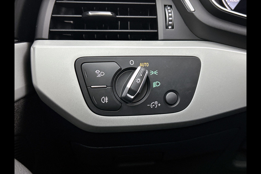 Audi A5 Sportback 35 TFSI Business edition Automaat (GROOT-NAVIGATIE, LED, CARPLAY, SPORTSTOELEN, ELEKT. ACHTERKLEP)