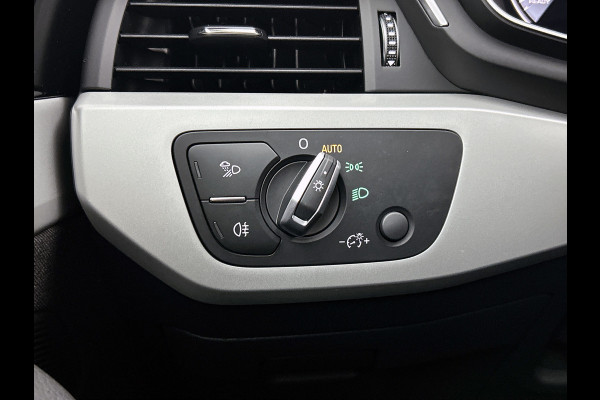 Audi A5 Sportback 35 TFSI Business edition Automaat (GROOT-NAVIGATIE, LED, CARPLAY, SPORTSTOELEN, ELEKT. ACHTERKLEP)