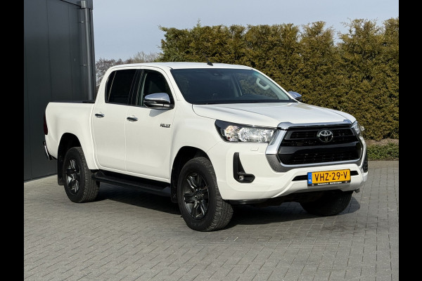 Toyota Hilux 2.4 D-4D AUTOMAAT / 4x4 / 1e EIG. / 3.500 KG AHG / CAMERA / TREKHAAK / ECC / CRUISE / CARPLAY