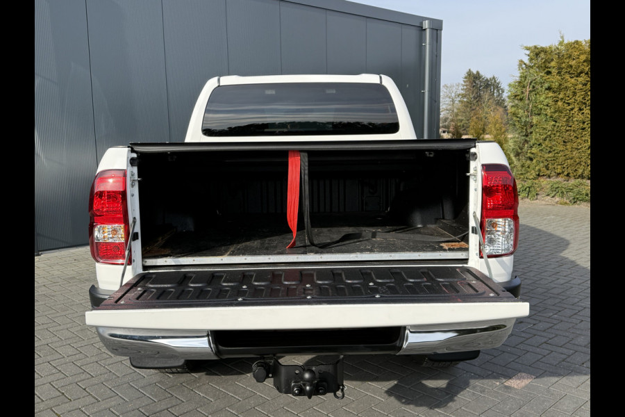 Toyota Hilux 2.4 D-4D AUTOMAAT / 4x4 / 1e EIG. / 3.500 KG AHG / CAMERA / TREKHAAK / ECC / CRUISE / CARPLAY