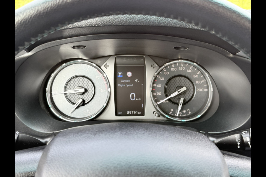 Toyota Hilux 2.4 D-4D AUTOMAAT / 4x4 / 1e EIG. / 3.500 KG AHG / CAMERA / TREKHAAK / ECC / CRUISE / CARPLAY
