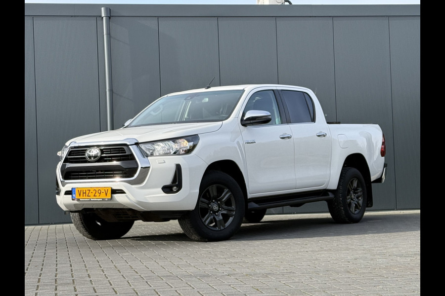 Toyota Hilux 2.4 D-4D AUTOMAAT / 4x4 / 1e EIG. / 3.500 KG AHG / CAMERA / TREKHAAK / ECC / CRUISE / CARPLAY
