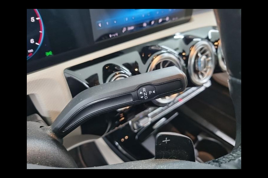 Mercedes-Benz A-Klasse Aut. 180d Business Sol. Luxury Line | Navi | Camera | Sfeer Verlichting |