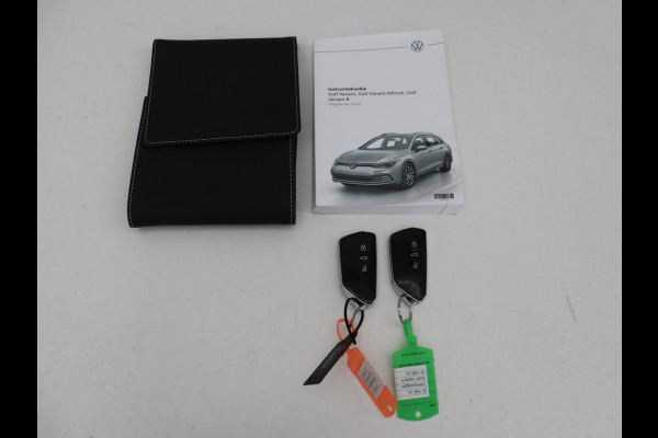 Volkswagen Golf Variant 1.0 TSI Life Business | Memory | Stoel & stuurverwarming | Adaptive Cruise | Camera | Carplay | Navigatie | Sfeerverlichting