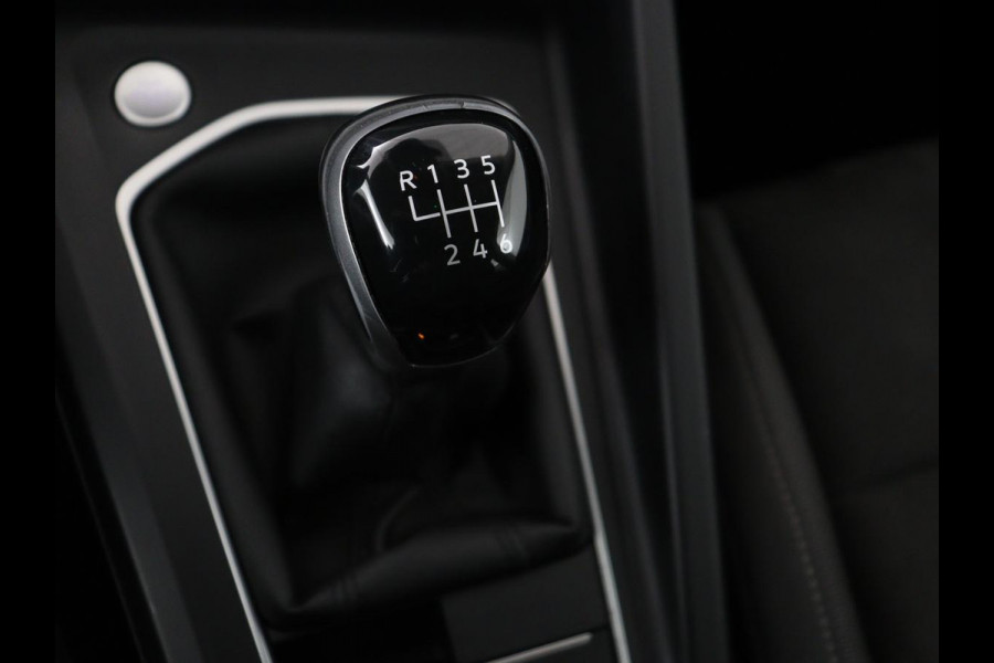 Volkswagen Golf Variant 1.0 TSI Life Business | Memory | Stoel & stuurverwarming | Adaptive Cruise | Camera | Carplay | Navigatie | Sfeerverlichting