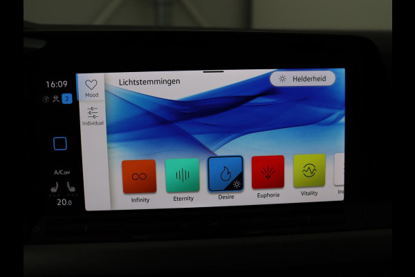 Volkswagen Golf Variant 1.0 TSI Life Business | Memory | Stoel & stuurverwarming | Adaptive Cruise | Camera | Carplay | Navigatie | Sfeerverlichting