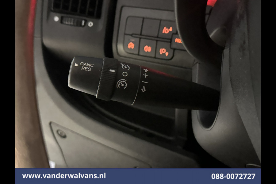 Peugeot Boxer 2.2 BlueHDi 141pk Bakwagen Laadklep Euro6 Airco | Cruisecontrol | 955kg laadvermogen Bijrijdersbank