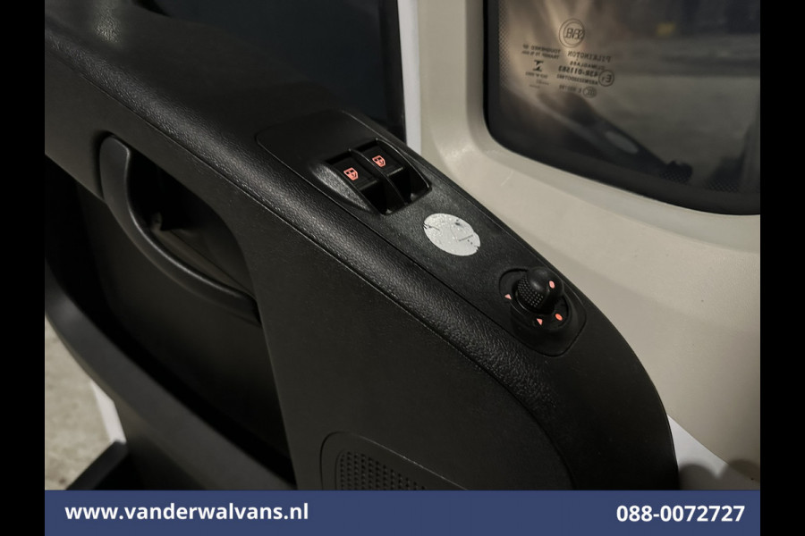 Peugeot Boxer 2.2 BlueHDi 141pk Bakwagen 436cm Lang Laadklep Euro6 Airco | Cruisecontrol | Bijrijdersbank