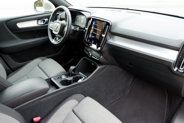 Volvo XC40 1.5 T5 Core-Bright / INCL. 12 mnd BOVAG / Keyyless /E.Achterklep