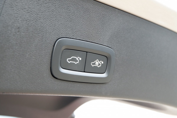 Volvo XC40 1.5 T5 Core-Bright / INCL. 12 mnd BOVAG / Keyyless /E.Achterklep