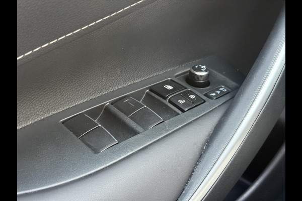 Toyota Corolla Touring Sports 2.0 Hybrid Style | Elektrische achterklep, Stoel + Stuurverwarming, Dodehoekherkenning, Parkeersensoren