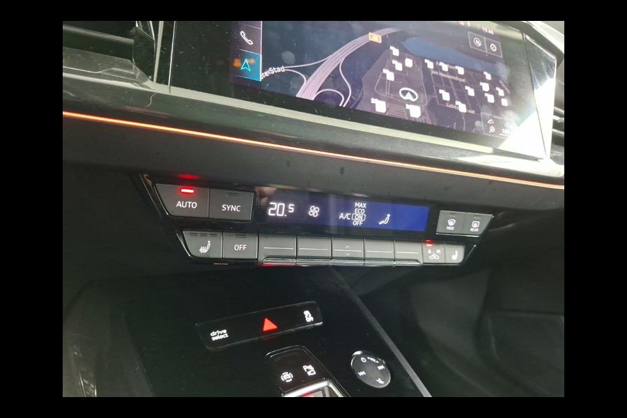 Audi Q4 e-tron 40 S-Line Competition 77 kWh | Navi | Panorama | Virtual Cockpit