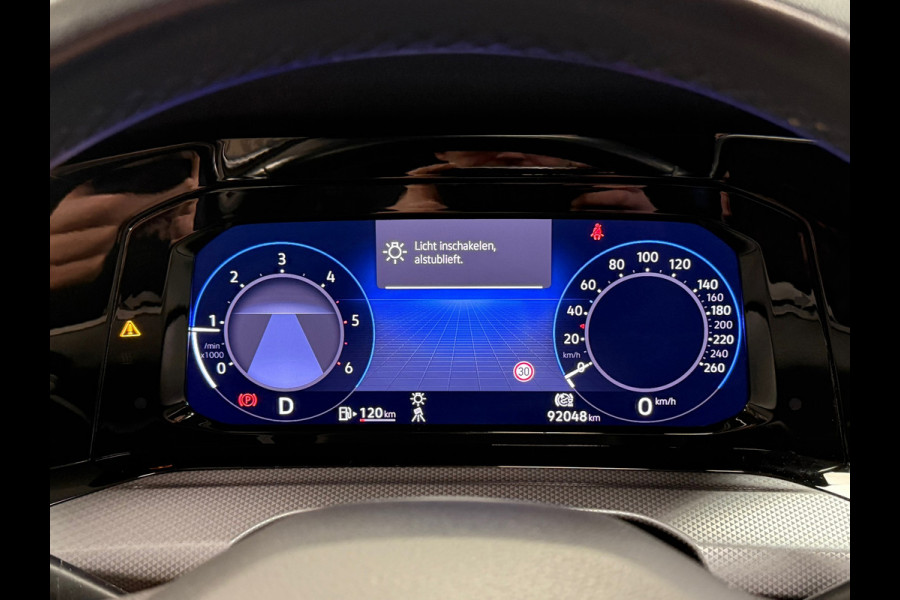 Volkswagen Golf 2.0 TDI DSG ACTIVE IQ LIGHT ACC LED PANO CAMERA PARKEERSENSOREN VOOR EN ACHTER STUURVERWARMING STOELVERWARMING